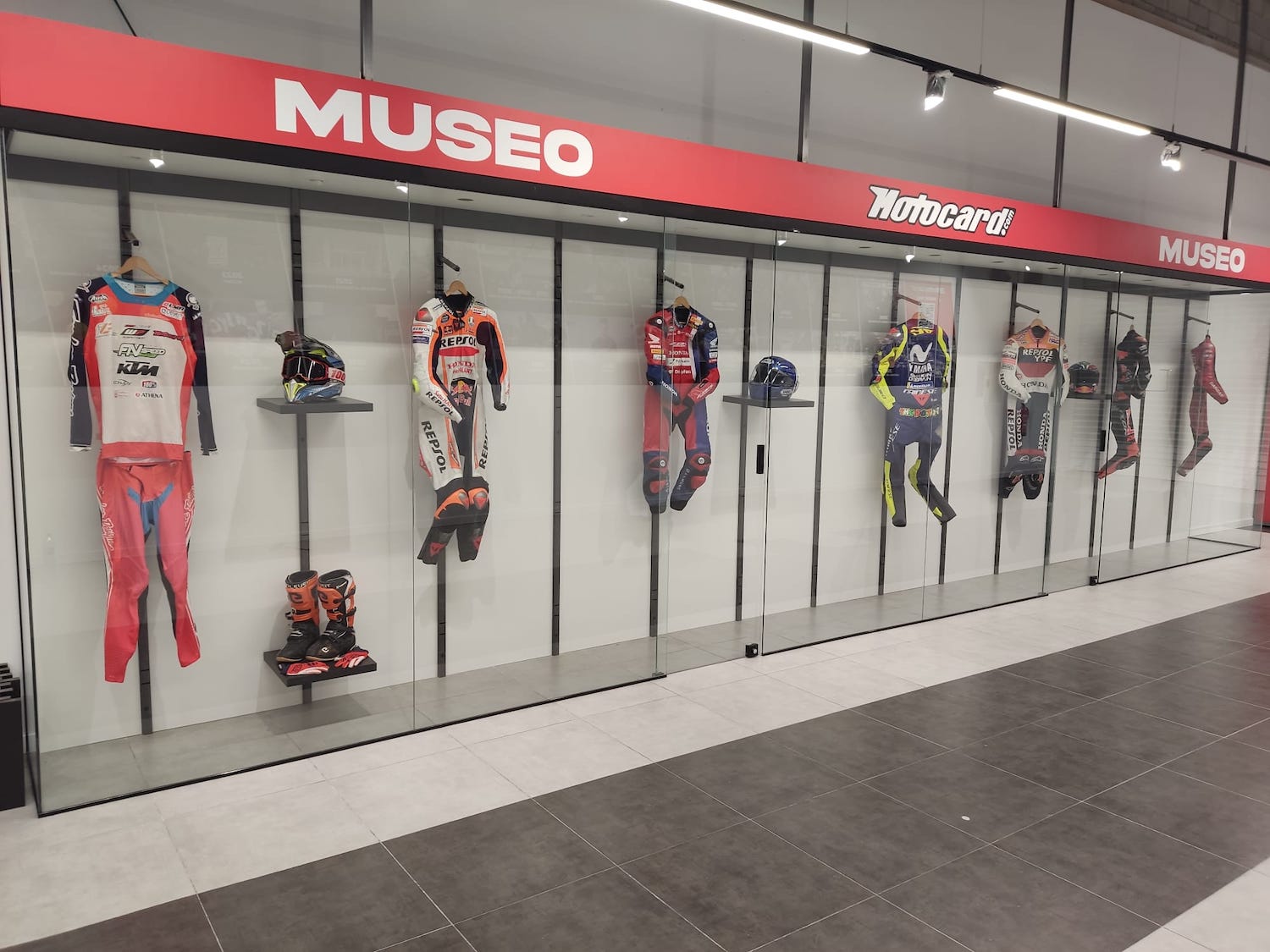 Motocard Carcaixent museo