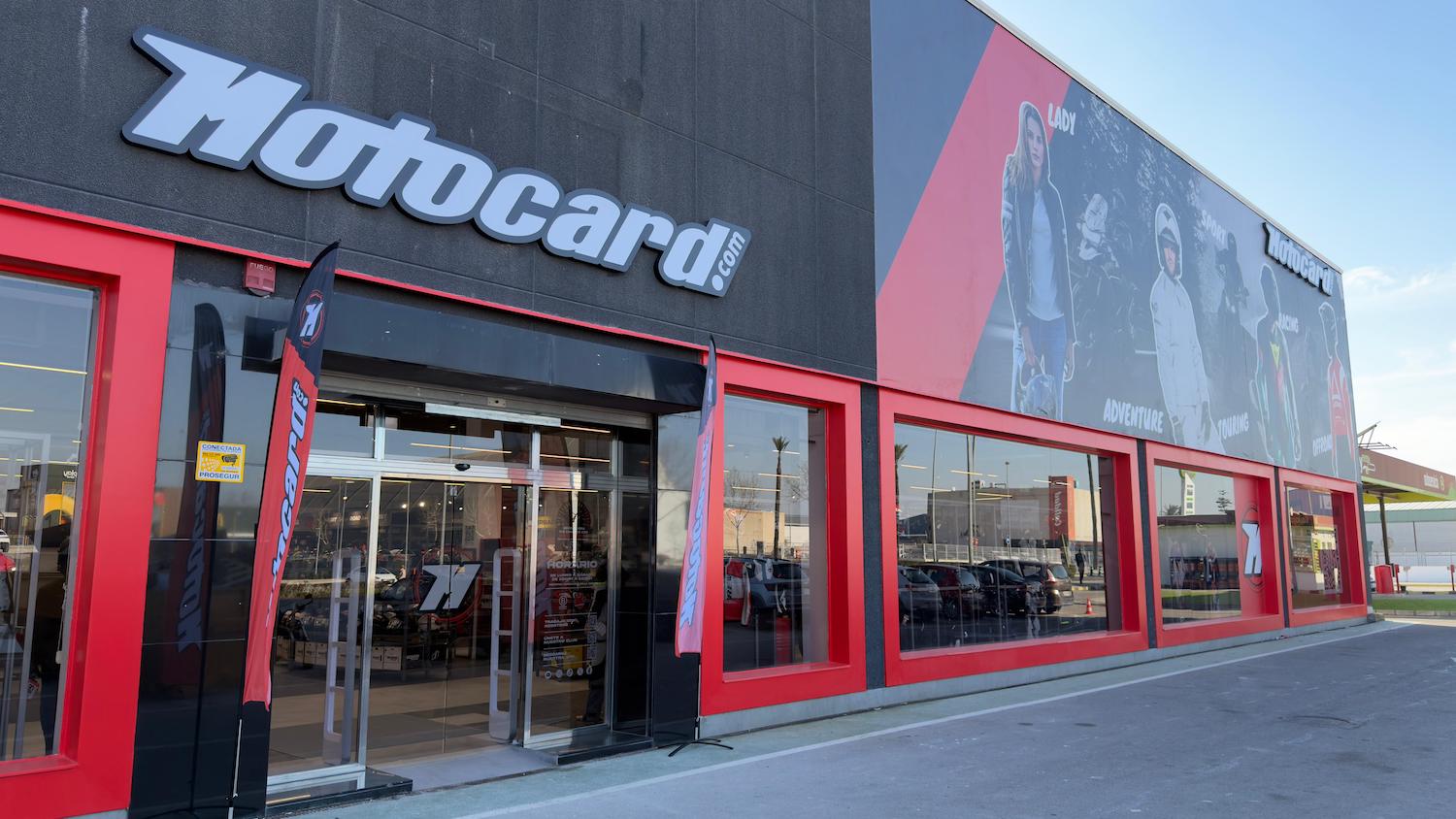 Motocard Carcaixent: nueva tienda diseñada por ALTERTECNIA