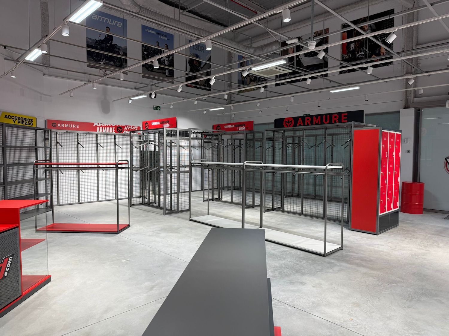 Motocard Granada layout 2